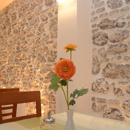 Marie Palace 2*